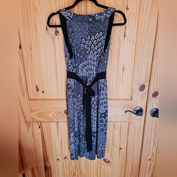 Apt 9 Knee Length V-Neck Wrap Top Dress Paisley Print Tie Back Stretch Size L - Picture 3 of 4